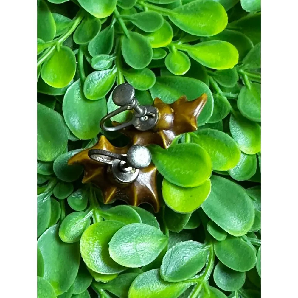1950’s VTG Holly SCREWBACK festive earrings